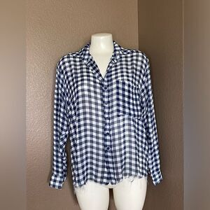 Skylar + Madison blue and white gingham button down blouse size s